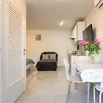 Luka Apartman Baška