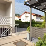 Luka Apartment