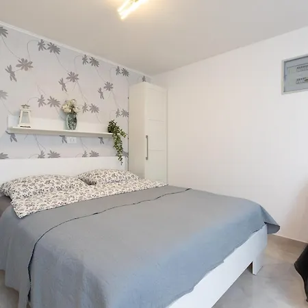 Luka Apartman Baška