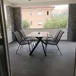 Luka شقة *